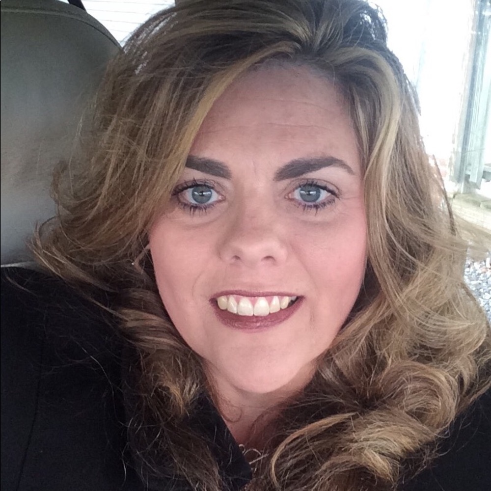 Meet your Posher, Angela